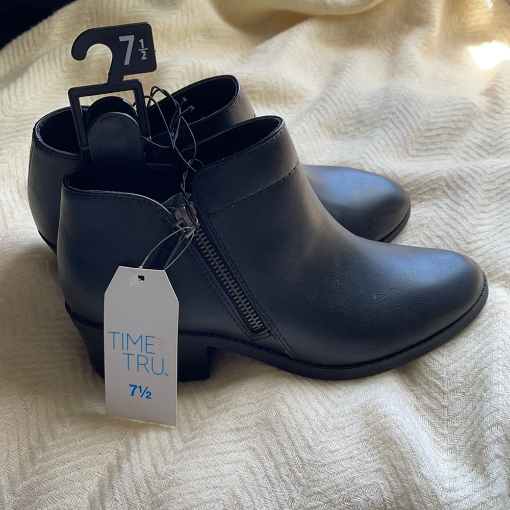 Women’s memory foam booties